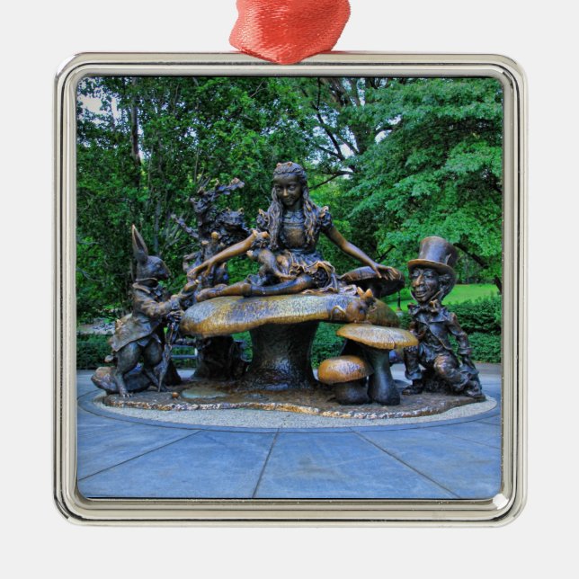 Alice im Wunderland - Central Park NYC #2 Ornament Aus Metall (Vorne)