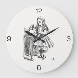 Alice im Wunderland, die Flasche "Drink Me" halten Große Wanduhr