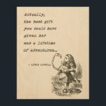 Alice im Wunderland W/Flamingo Adventure Quote Holzwanddeko<br><div class="desc">Vintage Illustrationsmärchen und Kinderzimmer-Rhythmen von Alice mit Flamingo von John Tenniel in Lewis Carroll's Alice's Adventures in Wonderland,  1865,  kombiniert mit einem textbasierten Zitat des Autors Lewis Carroll,  das lautet: "Das beste Geschenk,  das Sie ihr hätten geben können,  war ein Leben voller Abenteuer". Von Flusslauf entworfen.</div>