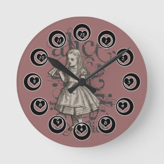 Alice im WunderlandGrunge Runde Wanduhr