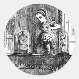 Alice in einem Spiegel Runder Aufkleber