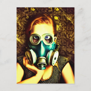 Alice mit rotem Haar in einer Gasmaske Postkarte
