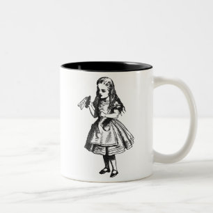 Alice mit "Trink mich"-Flasche Zweifarbige Tasse