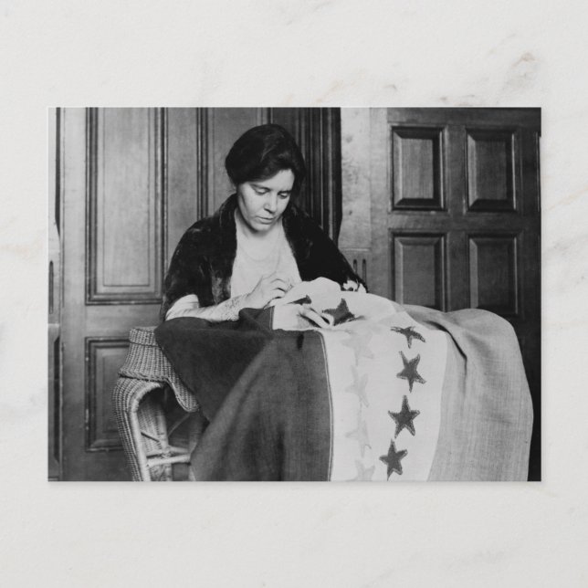 Alice Paul, Sewing Suffrage Flag, 1910er Postkarte (Vorderseite)