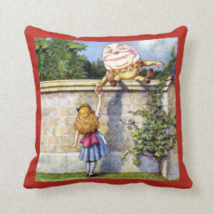 Alice trifft Humpty Dumpty in Wonderland Kissen