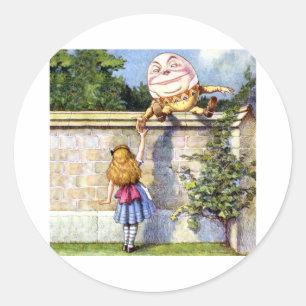 Alice trifft Humpty Dumpty in Wonderland Runder Aufkleber