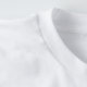 Alice u. die Cheshire-Katze - "wütendes" Zitat T-Shirt (Detail - Hals/Nacken (in Weiß))