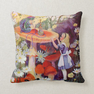 Alice und die Raupe in Wonderland Kissen