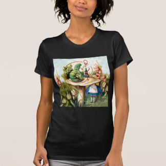 Alice und die Raupe in Wonderland T-Shirt