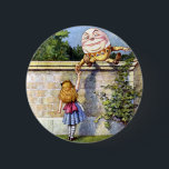 Alice und Humpty Dumpty im Märchenland Button<br><div class="desc">Alice und Humpty Dumpty im Märchenland von Alice durch den Spiegel</div>