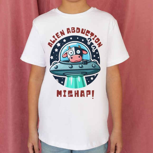 Alien Abduction Mishap Cartoon Funny Cow T-Shirt (Von Creator hochgeladen)