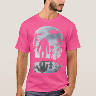 Alien Bigfoot Moon Sasquatch Ufo Extraterrestrial T-Shirt