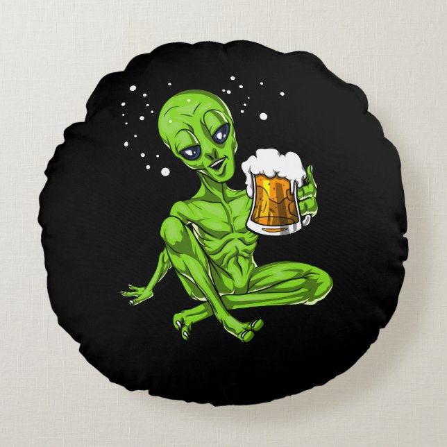 Alien, das kosmisches Party Bier-Raum UFO trinkt Rundes Kissen (Vorderseite)