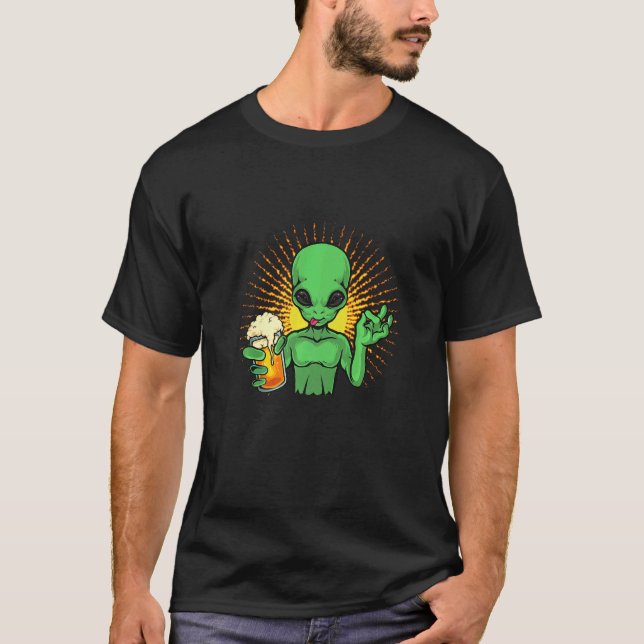Alien Drinking Beer Extraterrestrial T-Shirt (Vorderseite)