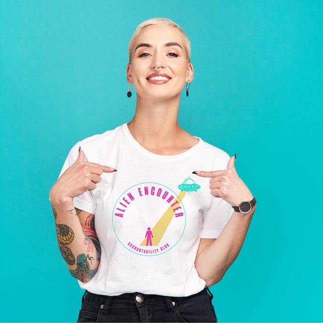 Alien Encounter Club Funny Hot Pink & Aquamarin Gr T-Shirt (Von Creator hochgeladen)