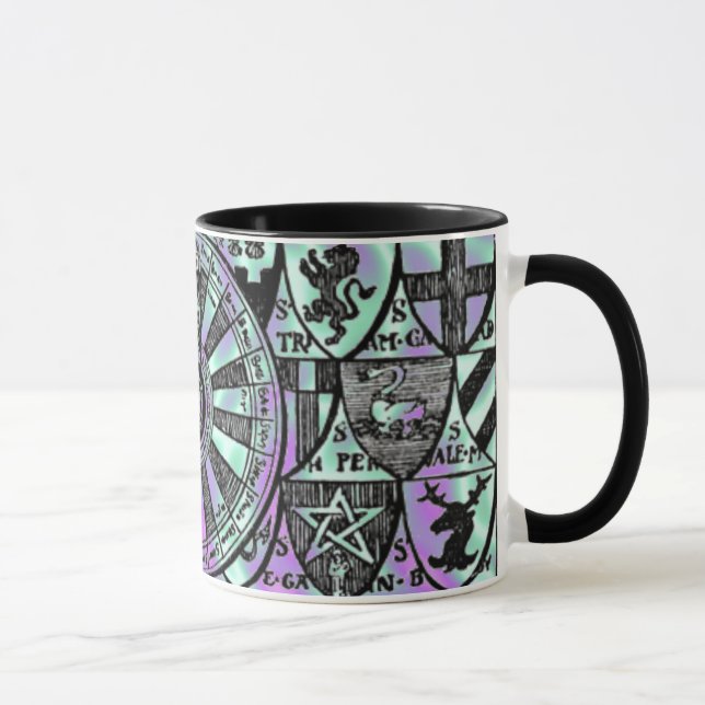 Alien Green, King Arthur-Knights-Table-Tasse Tasse (Rechts)