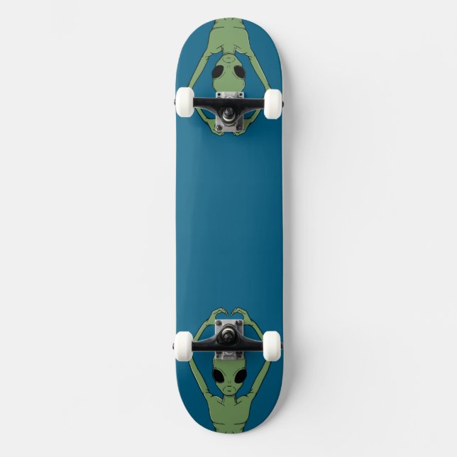 Alien-Herz-Pose Skateboard (Vorderseite)