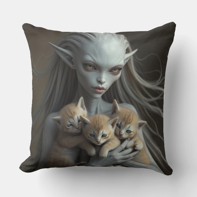 Alien Holding Kittens Kissen (Vorderseite)