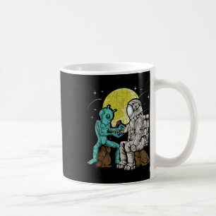 Alien Inking Astronaut Tattoo Vintage Tattoo Artis Kaffeetasse