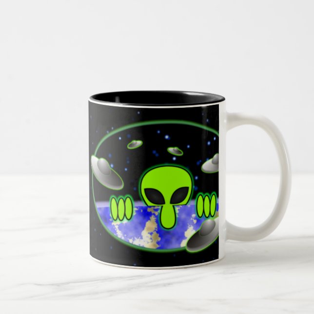 Alien Kilroy Zweifarbige Tasse (Rechts)