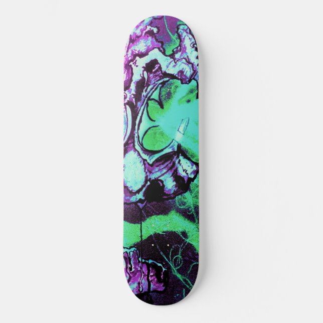 Alien Laseraugen mit Reptilienzunge Skateboard (Vorderseite)