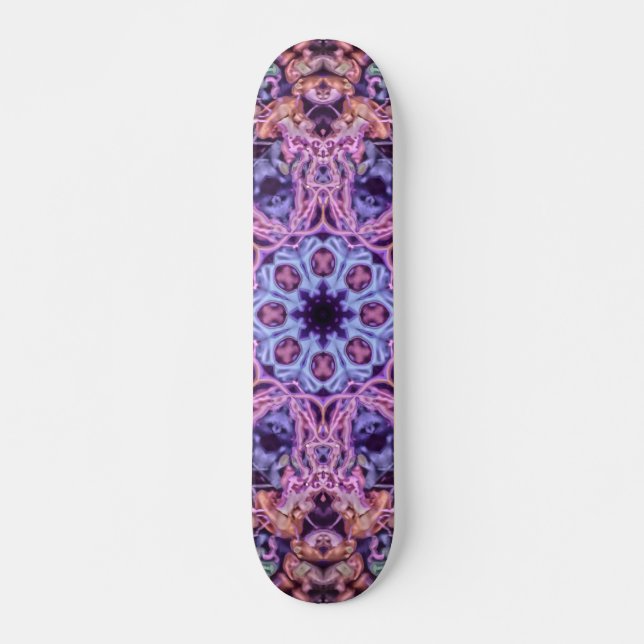 Alien Lila Psychedelic Kaleidoscopic Mandala Skateboard (Vorne)