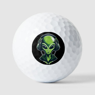 Alien mit Kopfhörern – Minimalistisches Techno & R Golfball
