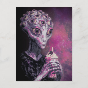 Alien mit vielen Augen und einem Milchshake Postkarte