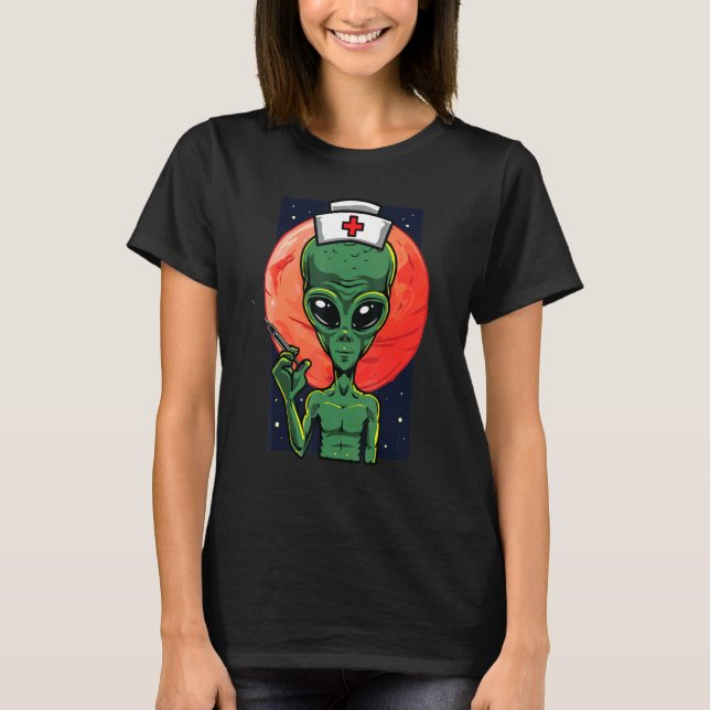 Alien Nurse Holding T-Shirt (Vorderseite)
