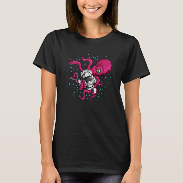 Alien Octopus Holds Astronaut Cosmonaut Space Fish T-Shirt (Vorderseite)