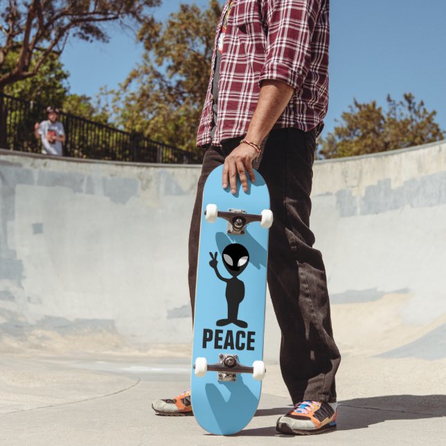 ALIEN PEACE Skateboards (Außenbereich 2)