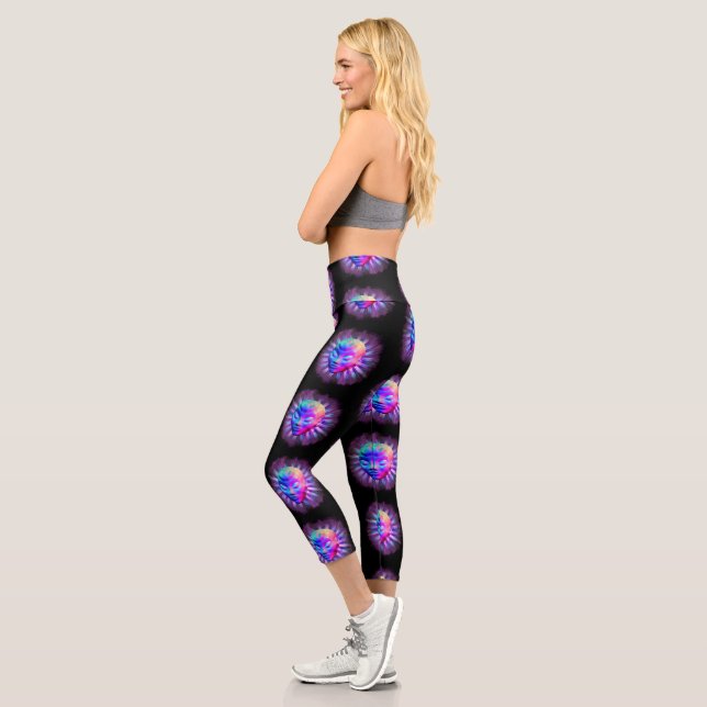 Alien Psychedelic Meditation Capri Leggings (Links)