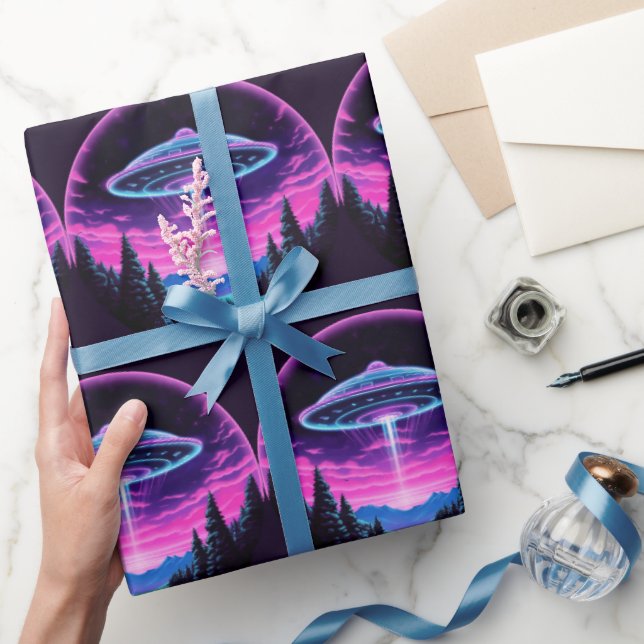 Alien Spaceship Retro Futuristic Geschenkpapier (Schenken)