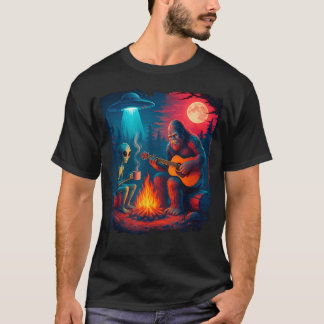 Alien Und Bigfoot Lagerfeuer Mond Ufo Abenteuer T-Shirt