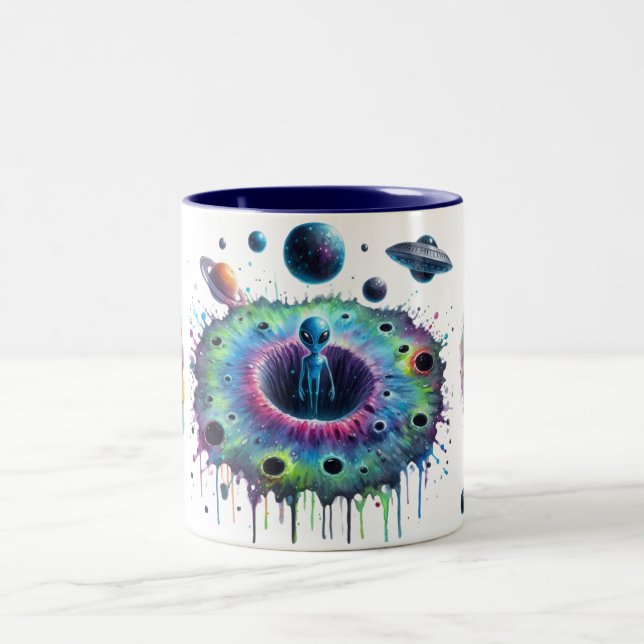 Alien und Planeten Zweifarbige Tasse (Mittel)