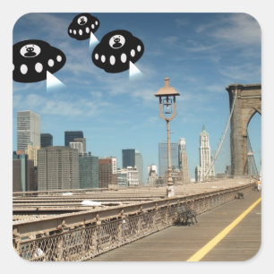 Aliens invadieren New York Quadratischer Aufkleber
