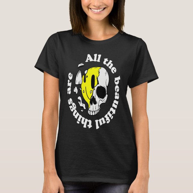 All the beautiful things are  Cool Wild Skull Outf T-Shirt (Vorderseite)