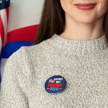 Alle außer Trump 2024 Funny Political Blue<br><div class="desc">Stimmen Sie für jeden außer Trump bei den Wahlen 2024,  um patriotisch bleibe. Republikaner und Demokraten müssen sich gegen Donald Trump vereinen und Joe Biden wählen,  um Amerika sicher behalten. Amerikanische Flagge auf einem politischen Humor-Knopf mit Anti-Trump-Botschaft.</div>