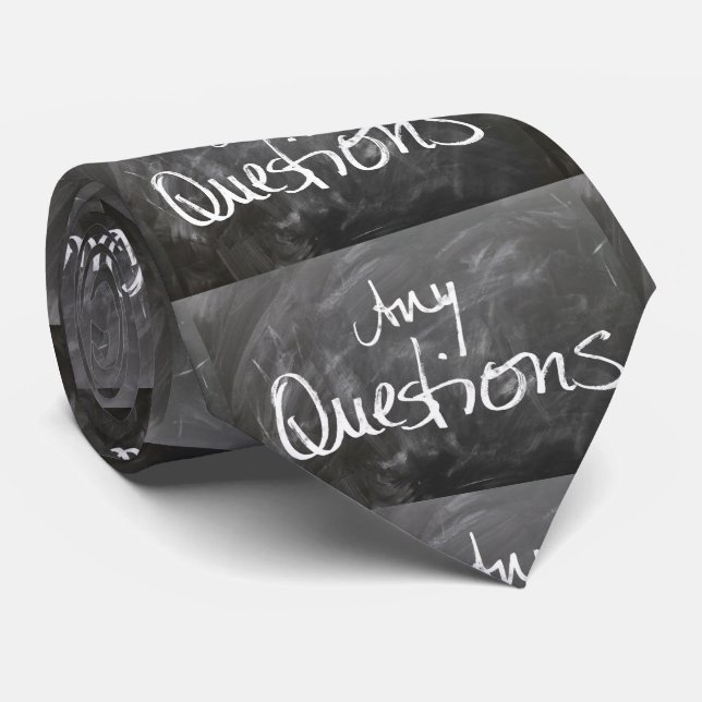 Alle Fragen im Chalk Board Text Krawatte (Gerollt)