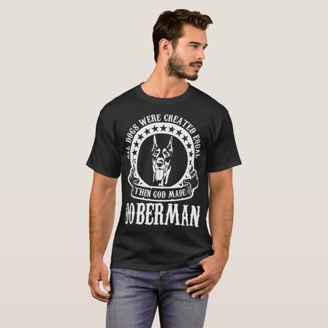 Alle Hunde waren der hergestellte gleiche Gott, T-Shirt (Vorne ganz)
