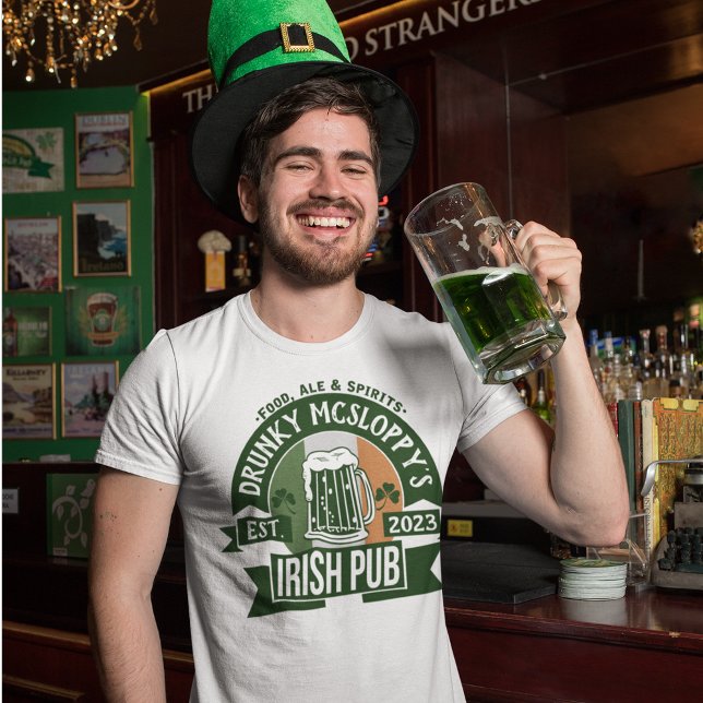 Alle Namen Irish Pub | Zum St. Patrick's Day Custo T-Shirt (Von Creator hochgeladen)