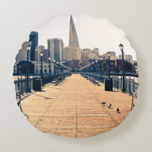 Alle Straßen führen zu Pyramide Rundes Kissen