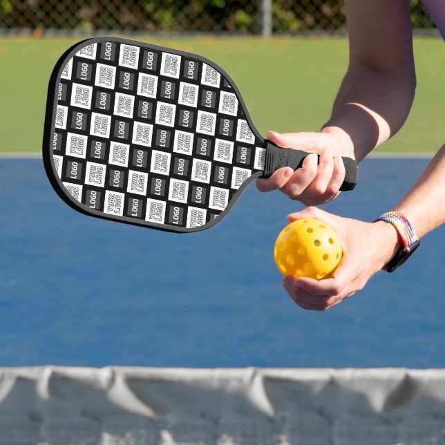 Alle zwei Logos oder Bilder, die sich wiederholen Pickleball Schläger (InSitu)