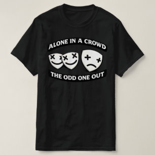Allein in der Menge Der Außenseiter Urbanes Grafik T-Shirt