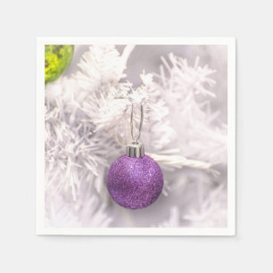 Alleiner lila Weihnachtsball Serviette