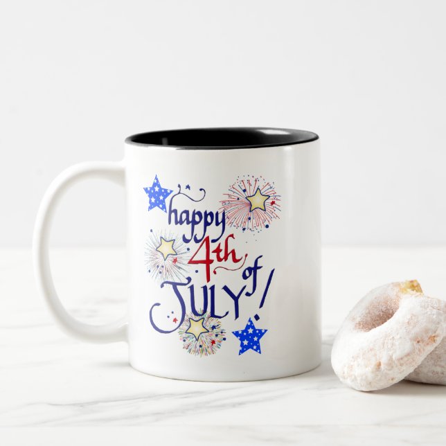 Alles Gute zum 4. Juli! mit Feuerwerk und Sternen Zweifarbige Tasse (Mit Donut)