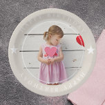 Alles Gute zum Geburtstag mit Foto Pappteller<br><div class="desc">Feiern Sie Ihren besonderen Tag stilvoll mit unseren personalisierbaren Papiertüchern "Happy Birthday with Foto"! Diese Teller sind perfekt, um Ihrer Geburtstagsparty eine persönliche Note zu verleihen. Laden Sie einfach Ihr Lieblingsfoto hoch und wir erstellen Ihnen ein einzigartiges und unvergessliches Design. Diese Platten aus hochwertigem, robustem Papier sind nicht nur optisch...</div>