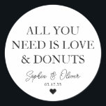ALLES, WAS SIE BRAUCHEN, IST LIEBE SPENDEN HERZ Ga Runder Aufkleber<br><div class="desc">Ein klassischer Black Danke You Wedding Sticker mit "Alles was du brauchst ist Liebe und Donuts" in einem klassisch-modernen eleganten Schriftart. Sie können es einfach mit Ihren Namen und Hochzeitsdatum personalisiert.</div>