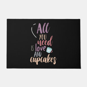 Alles was Sie brauchen ist Liebe und Kuchen. Fußmatte