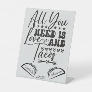 Alles, was Sie brauchen, ist Liebe und maßgeschnei Sockelschild